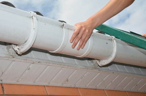 Gutter Reattachment in London